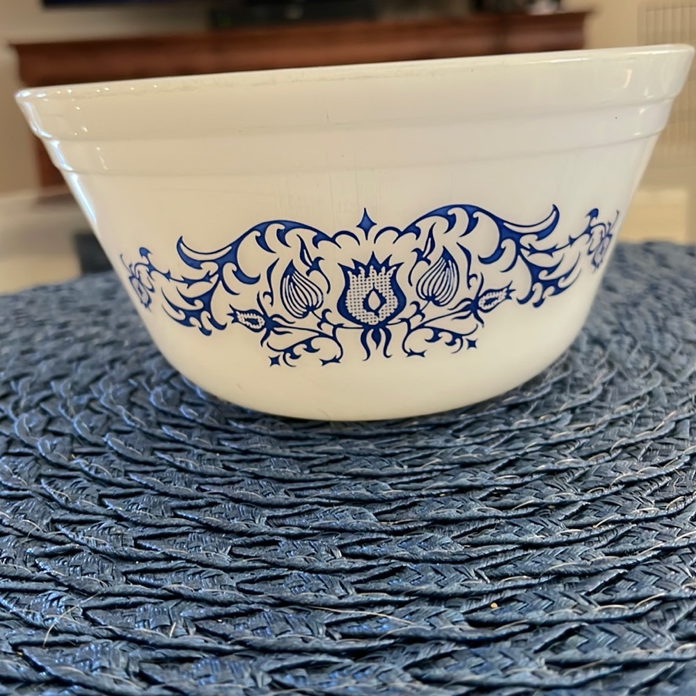 Vintage 1960’s Federal Milk Glass 3 Cup Bowl